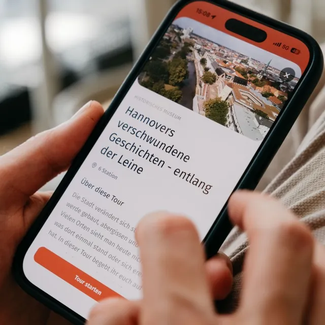 Smartphone mit der Tour „Hannovers verschwundene Geschichten“